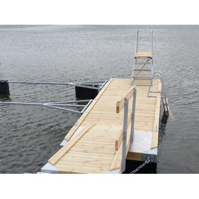 Badebrygge/Båtbrygge 2 x 5.0 meter med treverk og 4 stk plastflottører